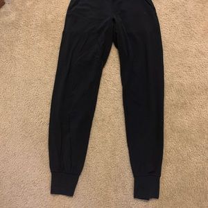 Lululemon jogger size 4
